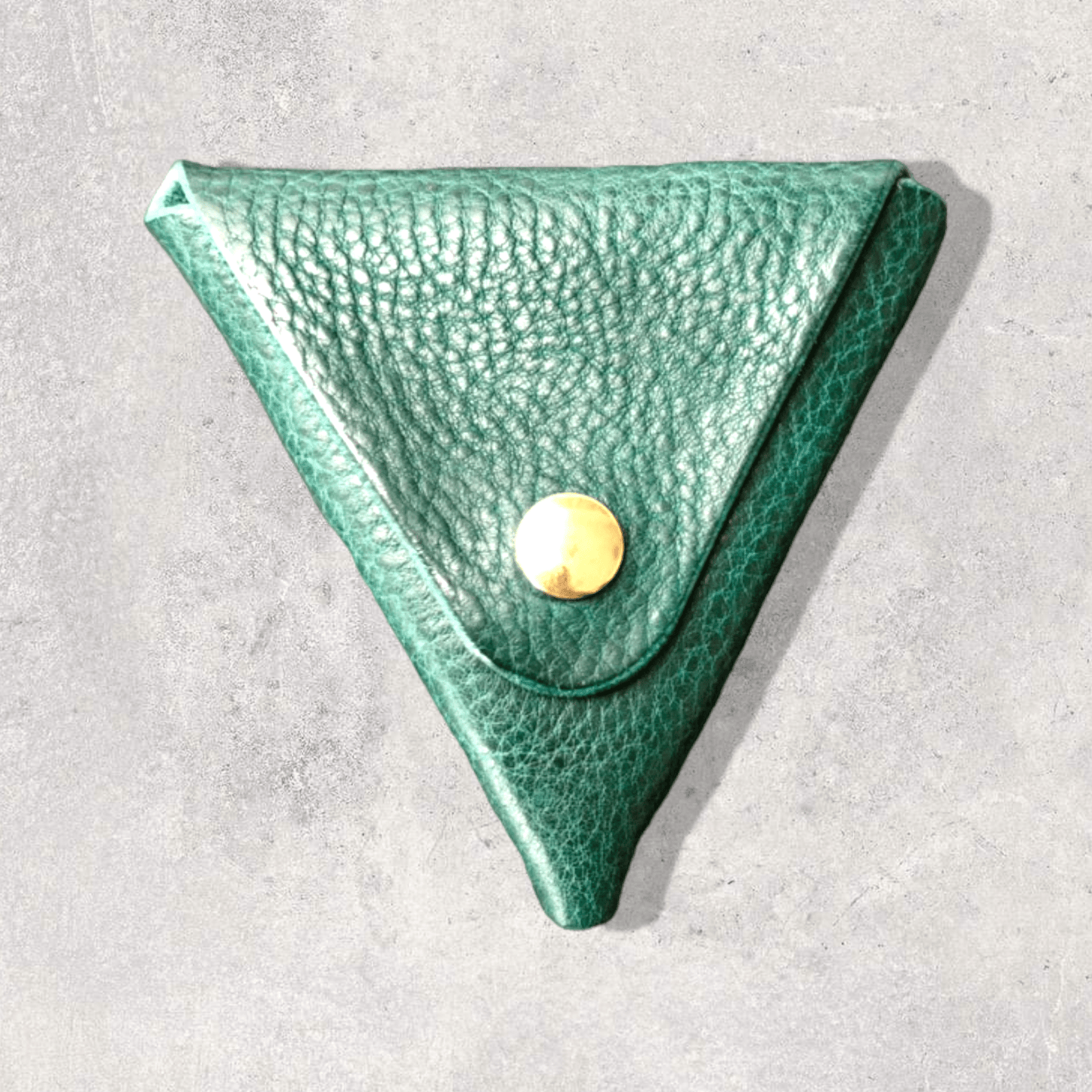 Triangular coin purse in green with gold popper