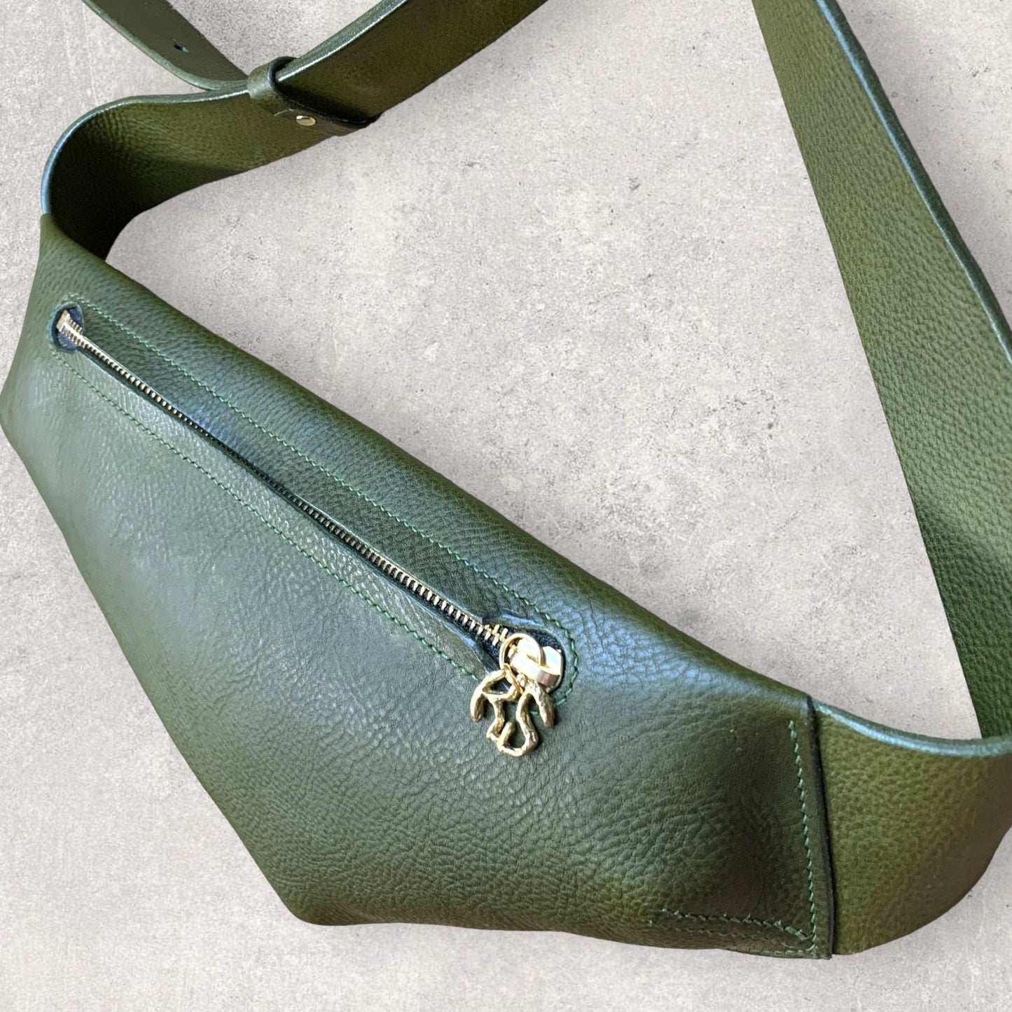 Elton Cross Body Bag – Large | Handmade Vegetable - Tanned Leather Bag UK - Keep - Studio